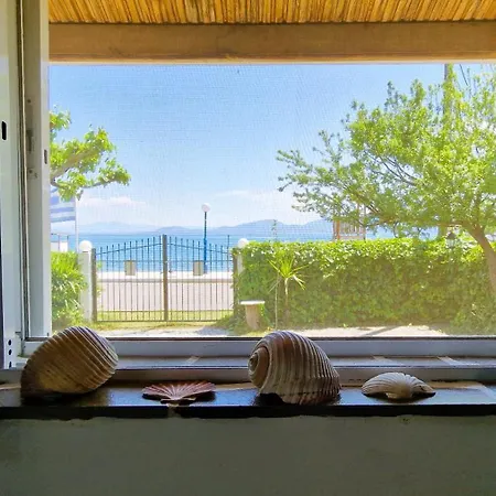 別荘 Politika House