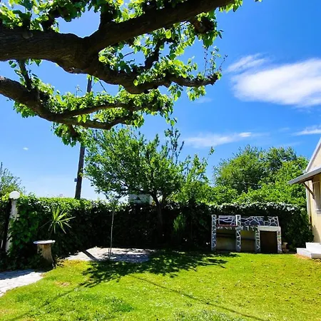 別荘 Politika House *