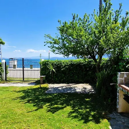 別荘 Politika House